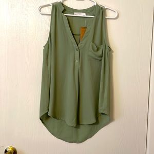 Lush for Francesca’s green sleeveless blouse, size S